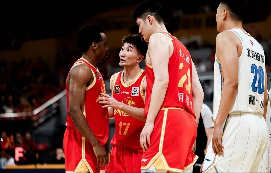 关于从广州队加时末段更衣室发声到浙江稠州围绕CBA常规赛遗憾出局，赛前新疆广汇调整名单以备法甲的信息