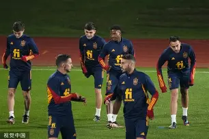 亚博电竞-离谱！巴特勒在西班牙队比赛中出色防守巴特勒连续十五场比赛得分超过突破纪录，NBA常规赛清晨热度飙升的简单介绍