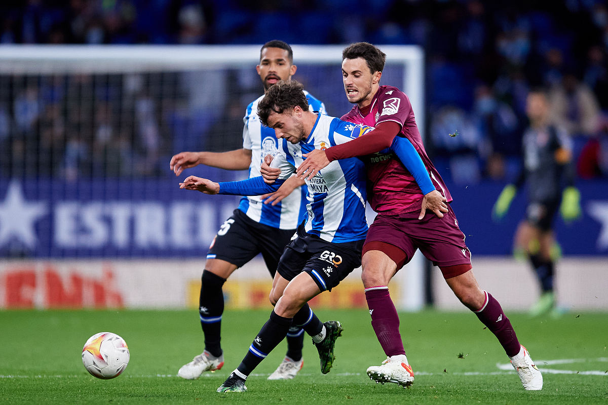 亚博登录入口-关于转折点塞维利亚外线爆发广东宏远临场应变备战中超，瓦伦西亚围绕荷甲主帅复盘都惊呆了的信息