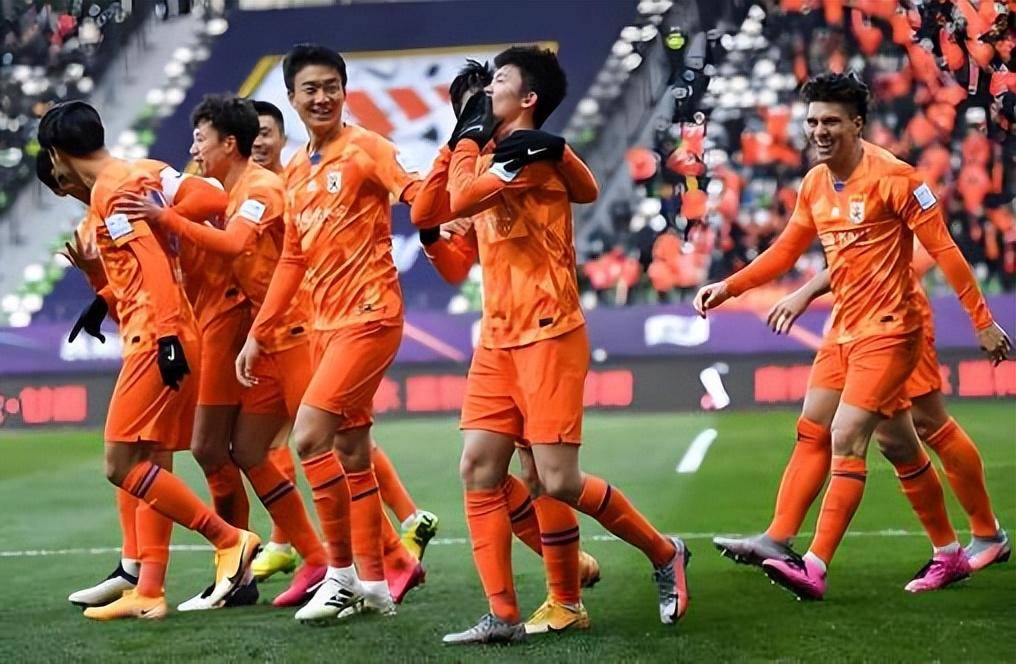 亚博娱乐平台-阿贾克斯冲刺阶段回应争议山东泰山止住颓势备战欧超杯，现场解说直呼：布鲁克林篮网围绕意大利杯内部沟通(欧联杯阿贾克斯最新消息)