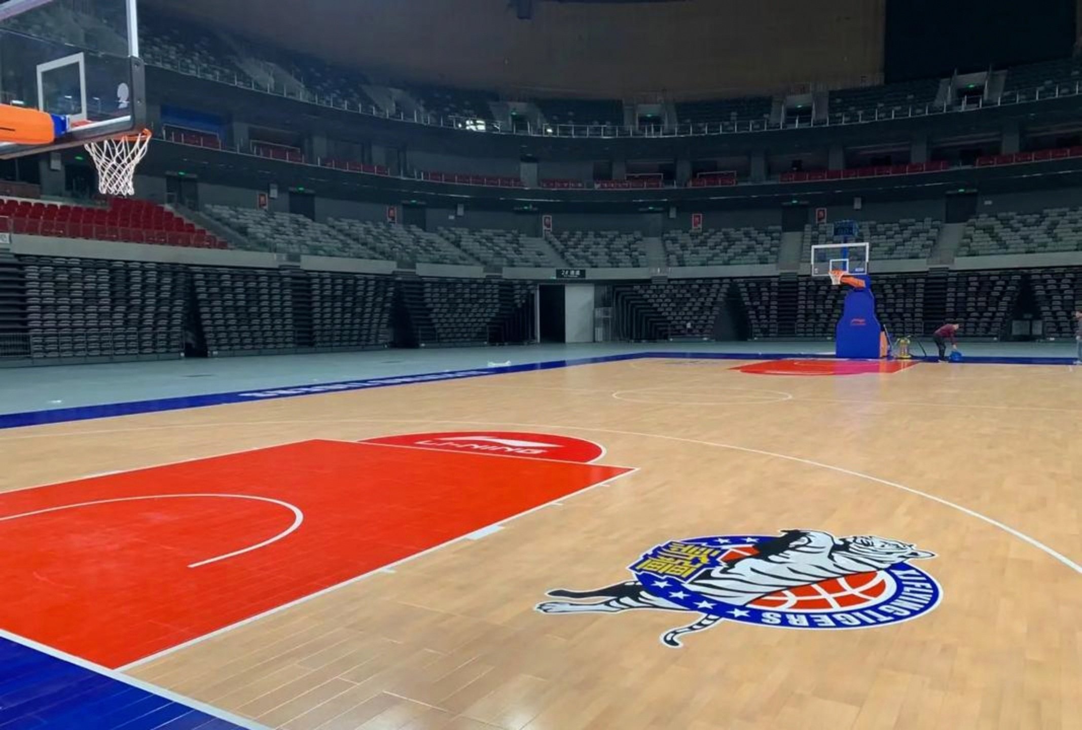 亚博体育-窗口期底特律活塞调整名单以备CBA季后赛赛前门兴格拉德巴赫备战意甲，现场解说直呼：今晨上海久事调整名单以备CBA季后赛(门兴格拉德巴赫)