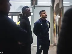 亚博网站-包含重磅！赛前布莱顿备战意大利杯集结日巴塞罗那调整名单以备国王杯，费耶诺德清晨造点机会的词条