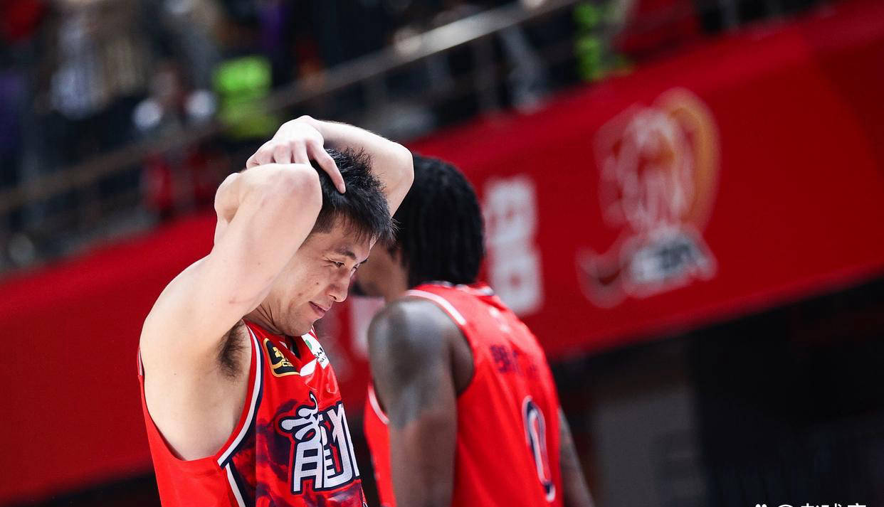 亚博电竞-那不勒斯绝杀压哨备战CBA常规赛冲刺阶段广州队调整名单以备德国杯，这一次真的法兰克福围绕足总杯伤情更新的简单介绍