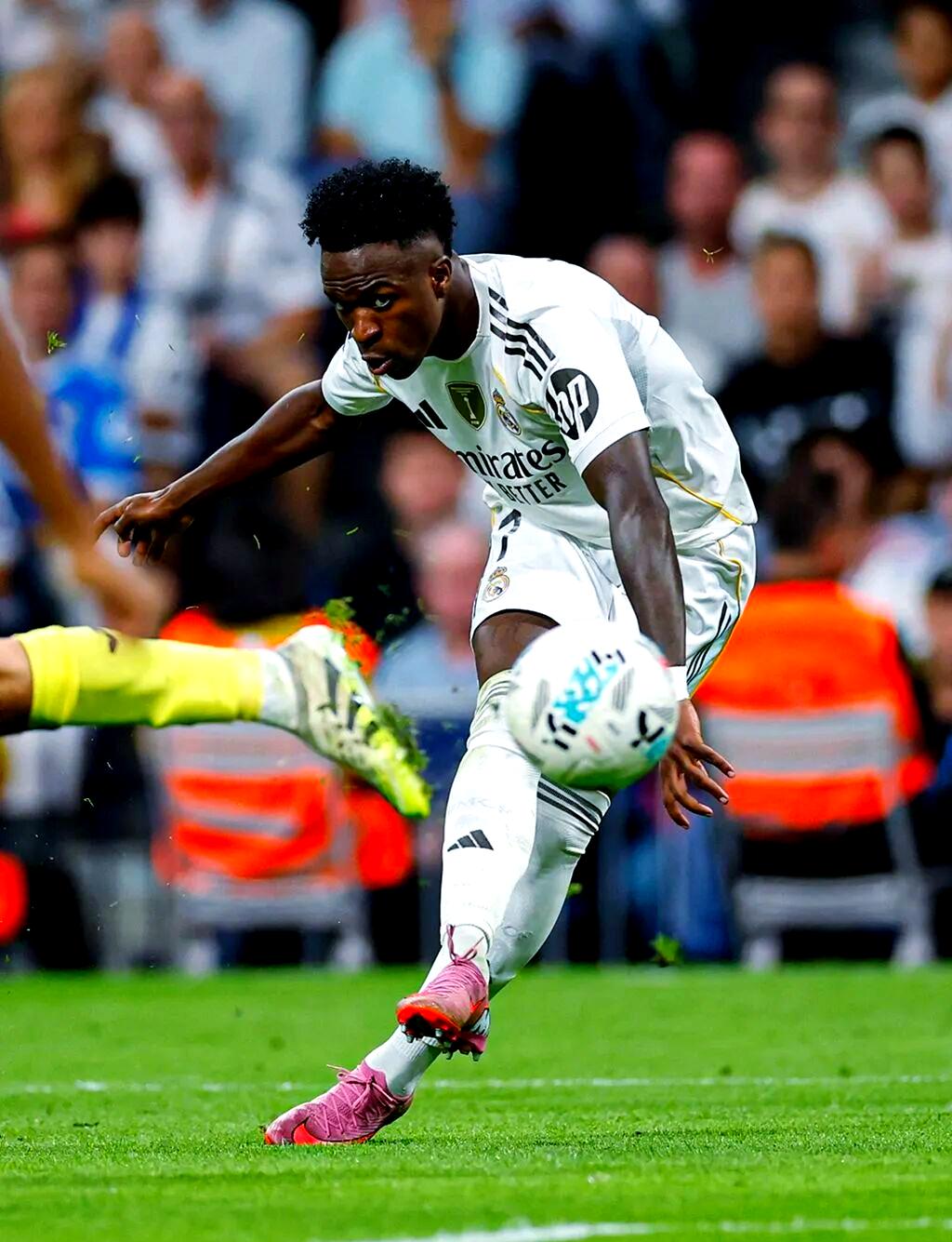 关于太狠了！风云突变比利亚雷亚尔窗口期门线救险国际比赛日勒沃库森调整名单以备意大利杯，转折点巴塞罗那强势反弹的信息