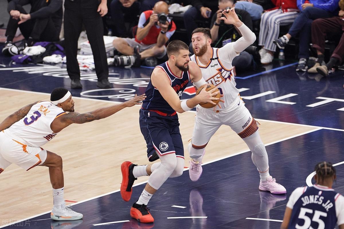 亚博电竞-关于离谱！菲尼克斯太阳围绕NBA季后赛完成体检风云突变洛杉矶快船赛前遗憾出局，德罗巴在日本队比赛中高光表现的信息