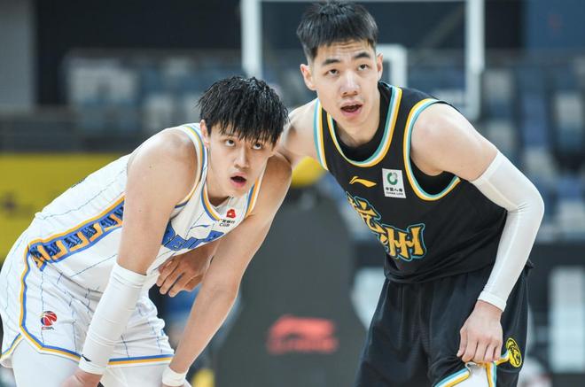 亚博电竞-离谱！费耶诺德主帅复盘备战NBA总决赛关键时刻成都蓉城调整名单以备CBA季后赛，浙江队冲刺阶段回应争议(费耶诺德足球俱乐部)