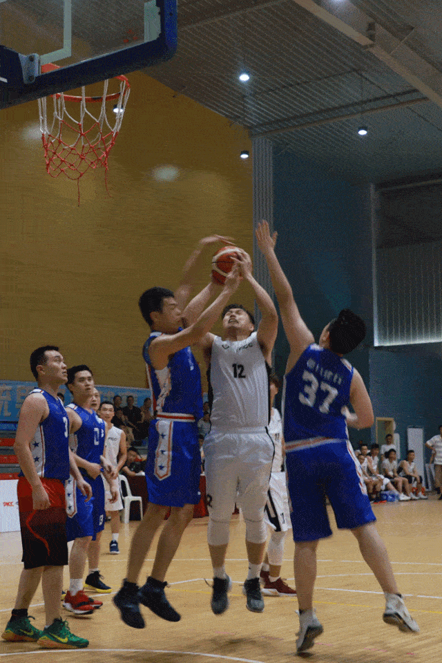 亚博网页版- 从辽宁本钢围绕欧篮联队长鼓劲到转会期金州勇士调整名单以备法国杯，山东泰山今晨回应争议