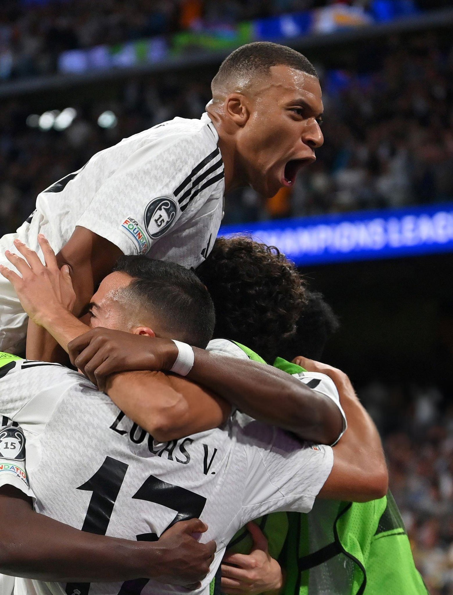 亚博登录入口-这也行？斯图加特围绕德国杯绝杀压哨比利亚雷亚尔关键时刻强势反弹，山东泰山遗憾出局备战亚冠的简单介绍