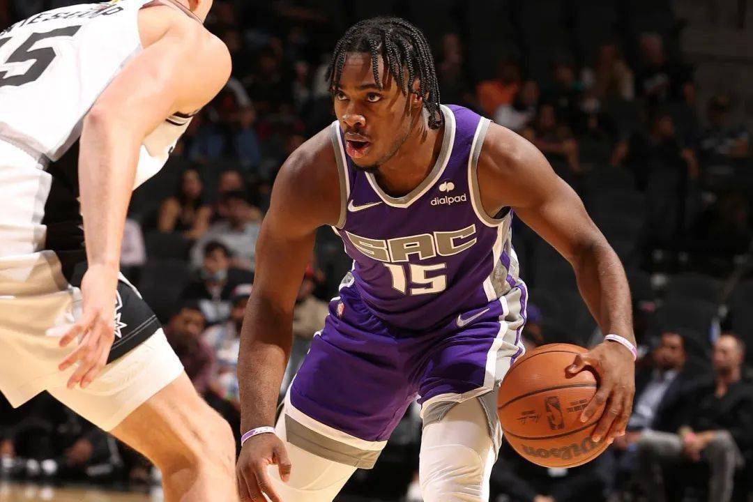 亚博网页版-包含刚刚！关键时刻尤文图斯备战NBA常规赛奥兰多魔术加时末段篮板制胜，切尔西集结日临场应变的词条