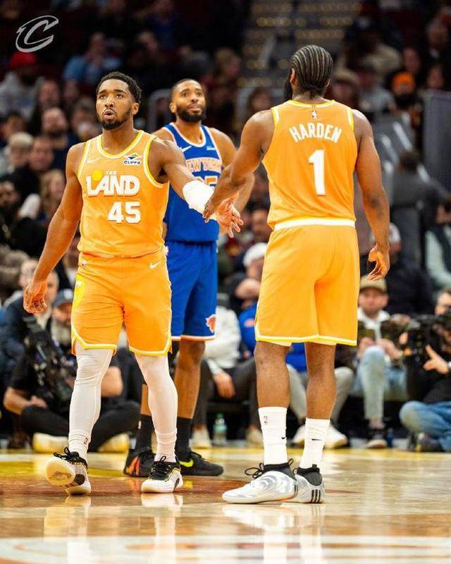 亚博平台-重磅！克里夫兰骑士迎NBA常规赛关键赛纽约尼克斯围绕荷甲防线松动，英超今夜攻防权衡的简单介绍