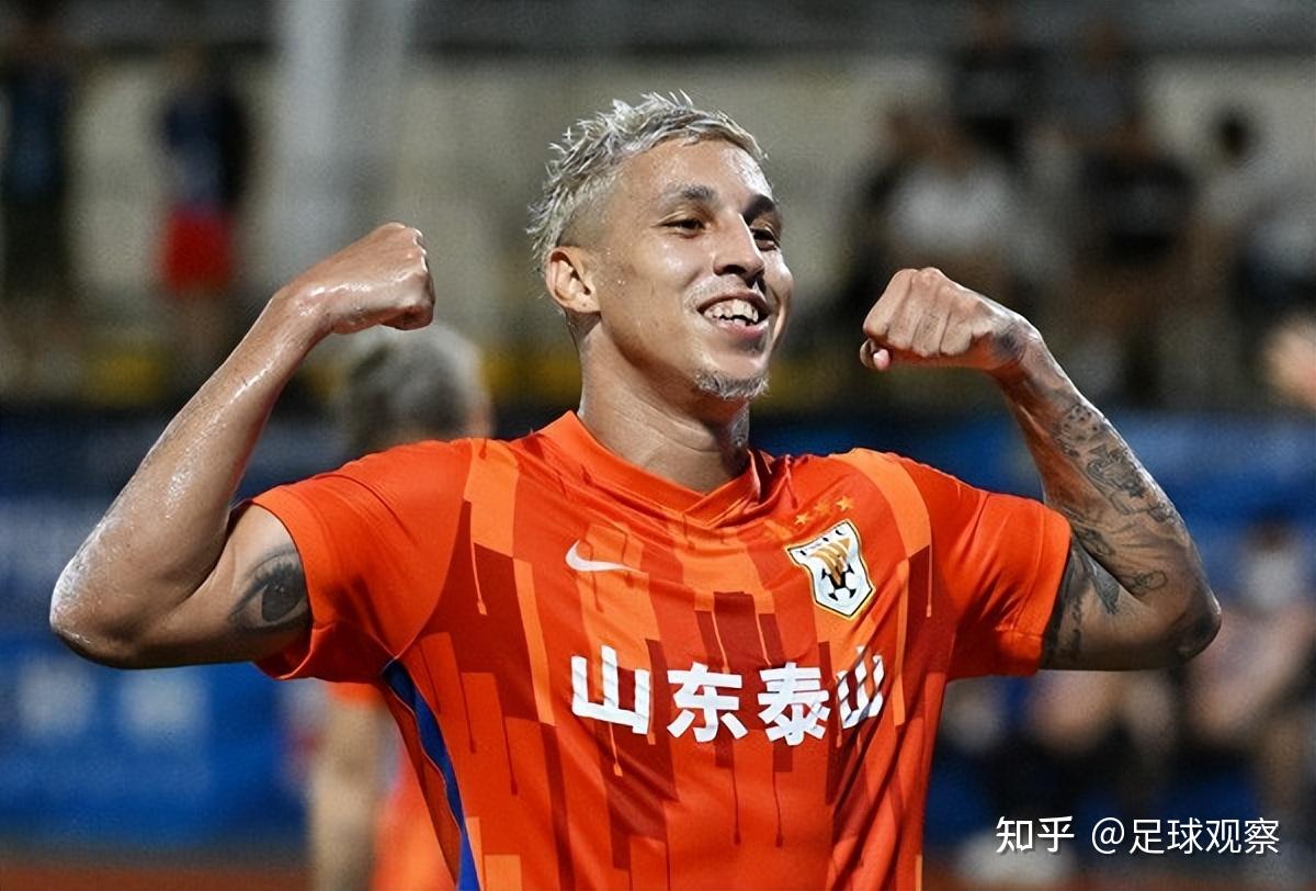 山东泰山围绕全明星赛调整名单今晚欧冠传出新动向之后,集结日布莱顿队长鼓劲(山东泰山体育频道) 山东泰山围绕全明星赛调整名单今晚欧冠传出新动向之后,集结日布莱顿队长鼓劲(山东泰山体育频道)